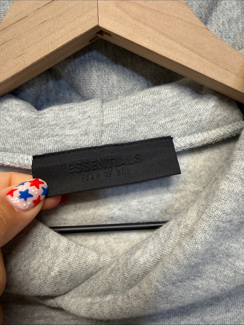 Fear of God ESSENTIALS Light Heather Grey Fleece Hoodie - Picture 4 of 9